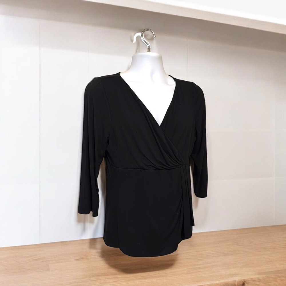 WHITE HOUSE BLACK MARKET Top. Size Large - Picture 2 of 10